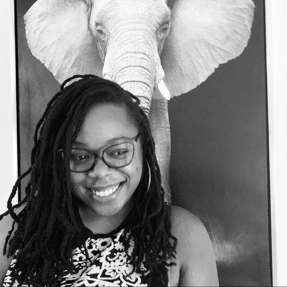 Meet your Posher, Robyn - Picture 1 of 1